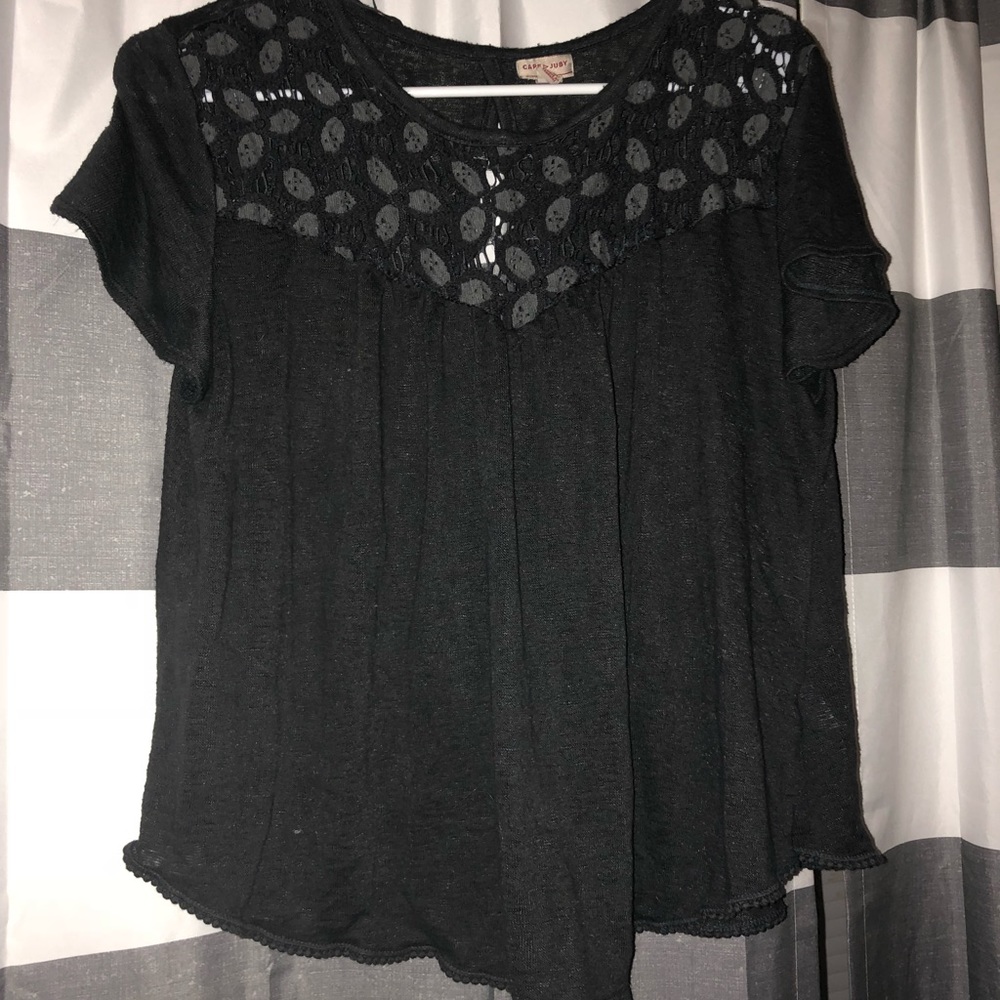 cute grey blouse!!